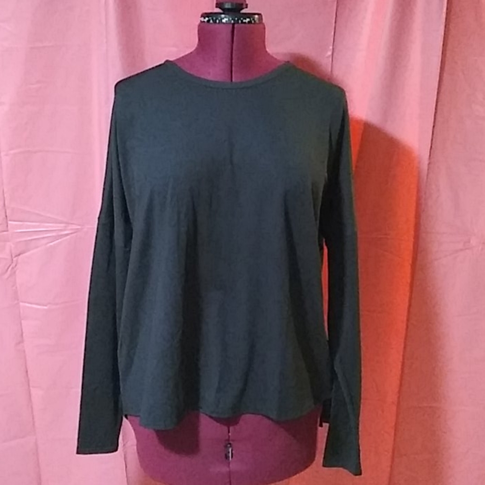 Wander split back top